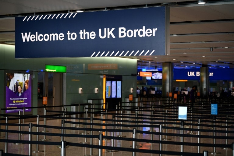 Karantén vár arra, aki Nagy-Britanniába lép be