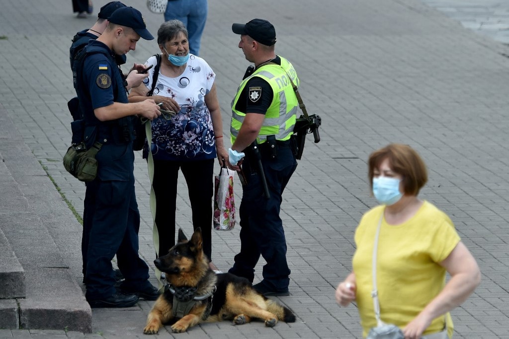 Nem ereszti a vírus Európát