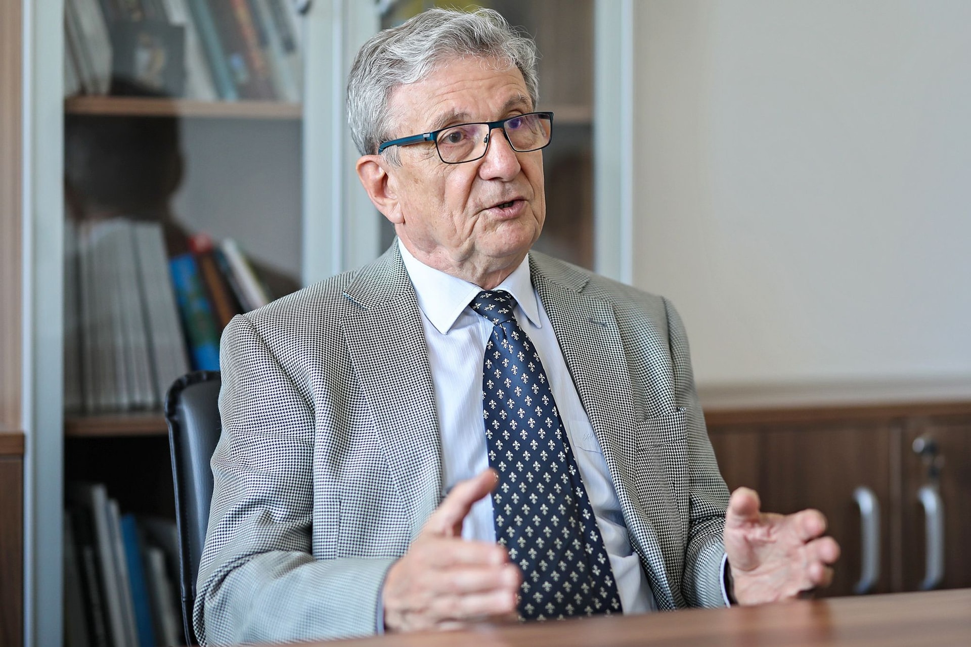 Többszörös támogatás a kutatóintézeteknek