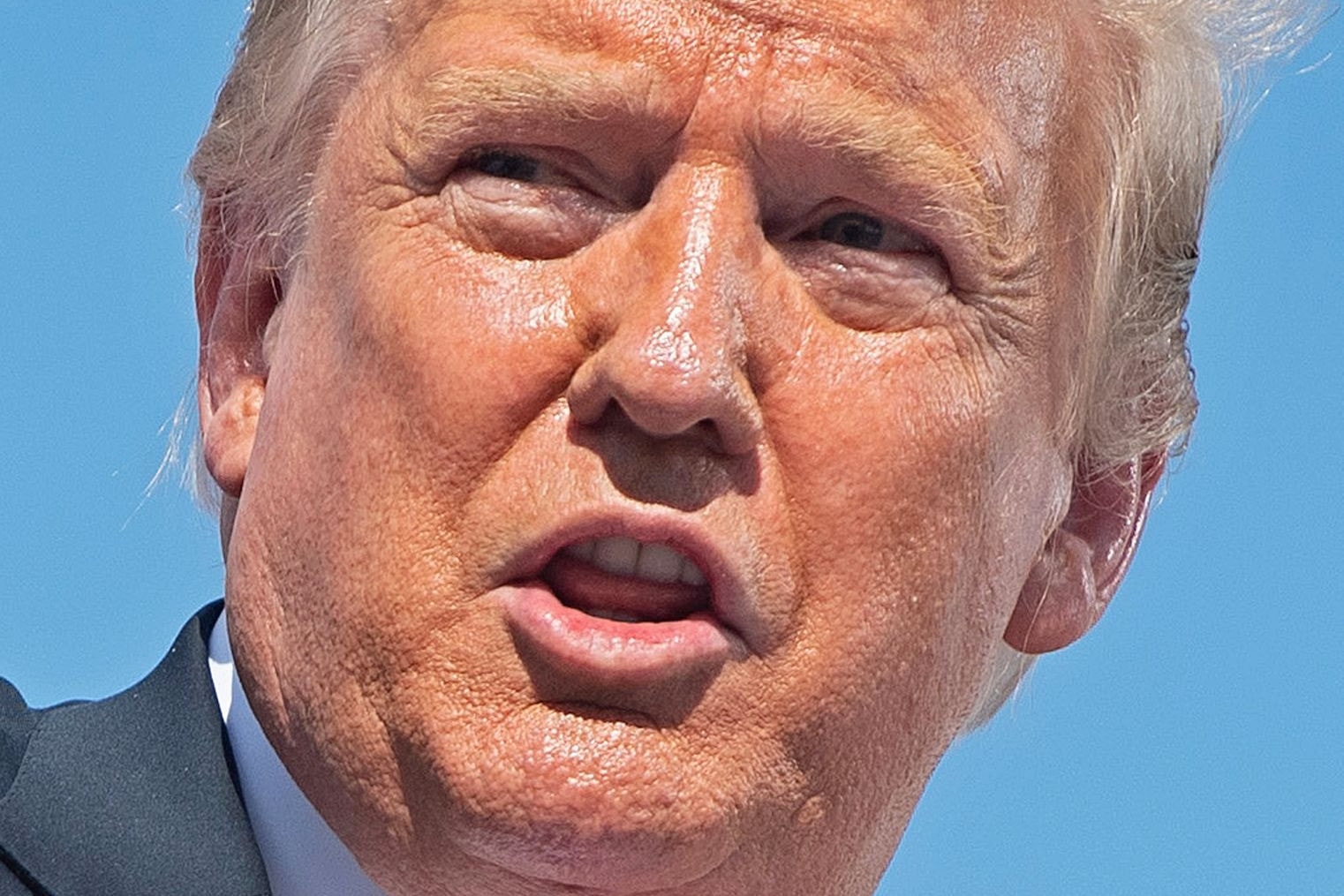 Trump belső terrorizmushoz hasonlította az erőszakos tüntetéseket