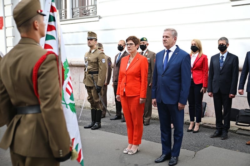 Benkő: Erős szálak fűzik össze Németország és Magyarország hadseregét