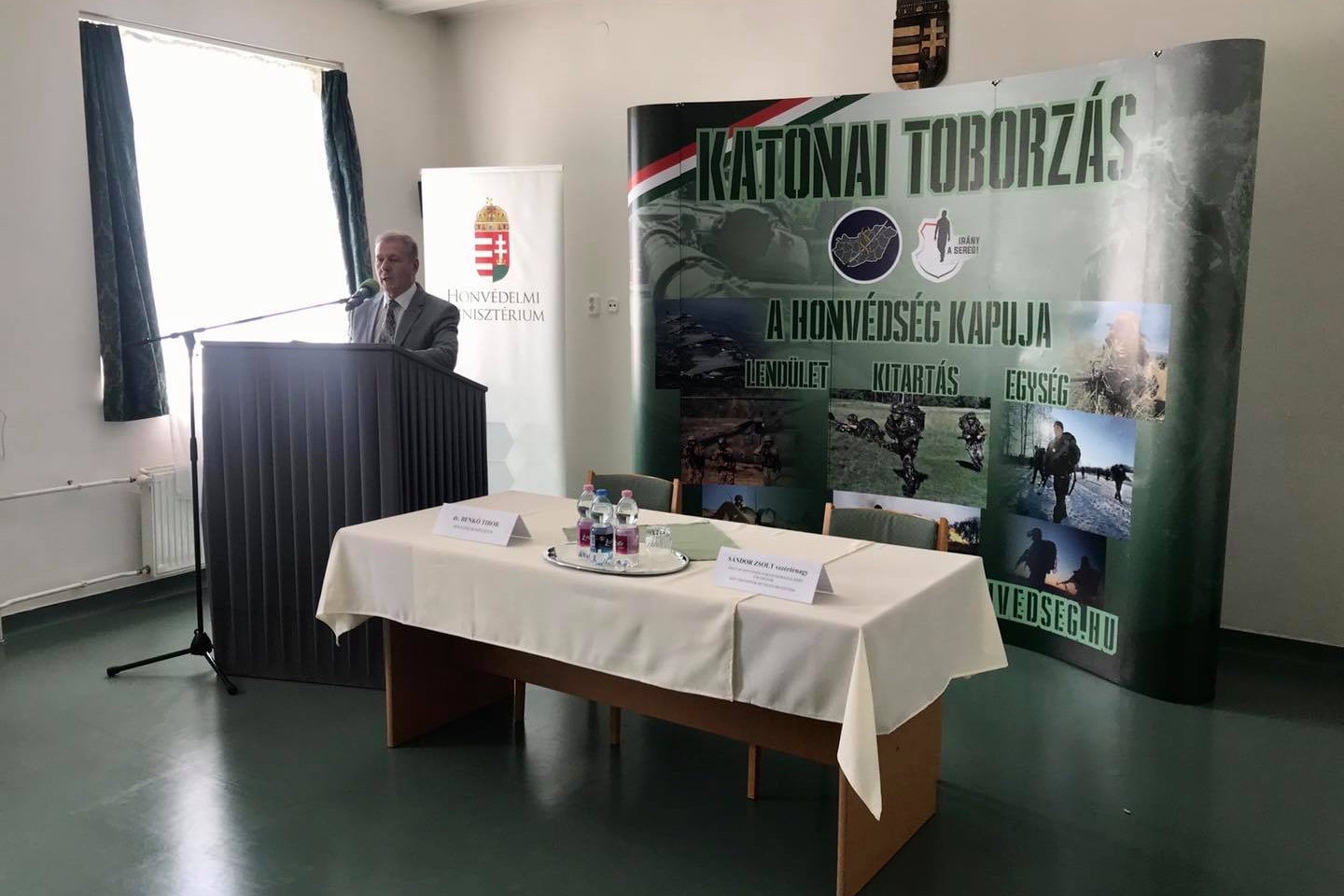 A Magyar Honvédség háromezer embernek ad munkát a következő fél évben