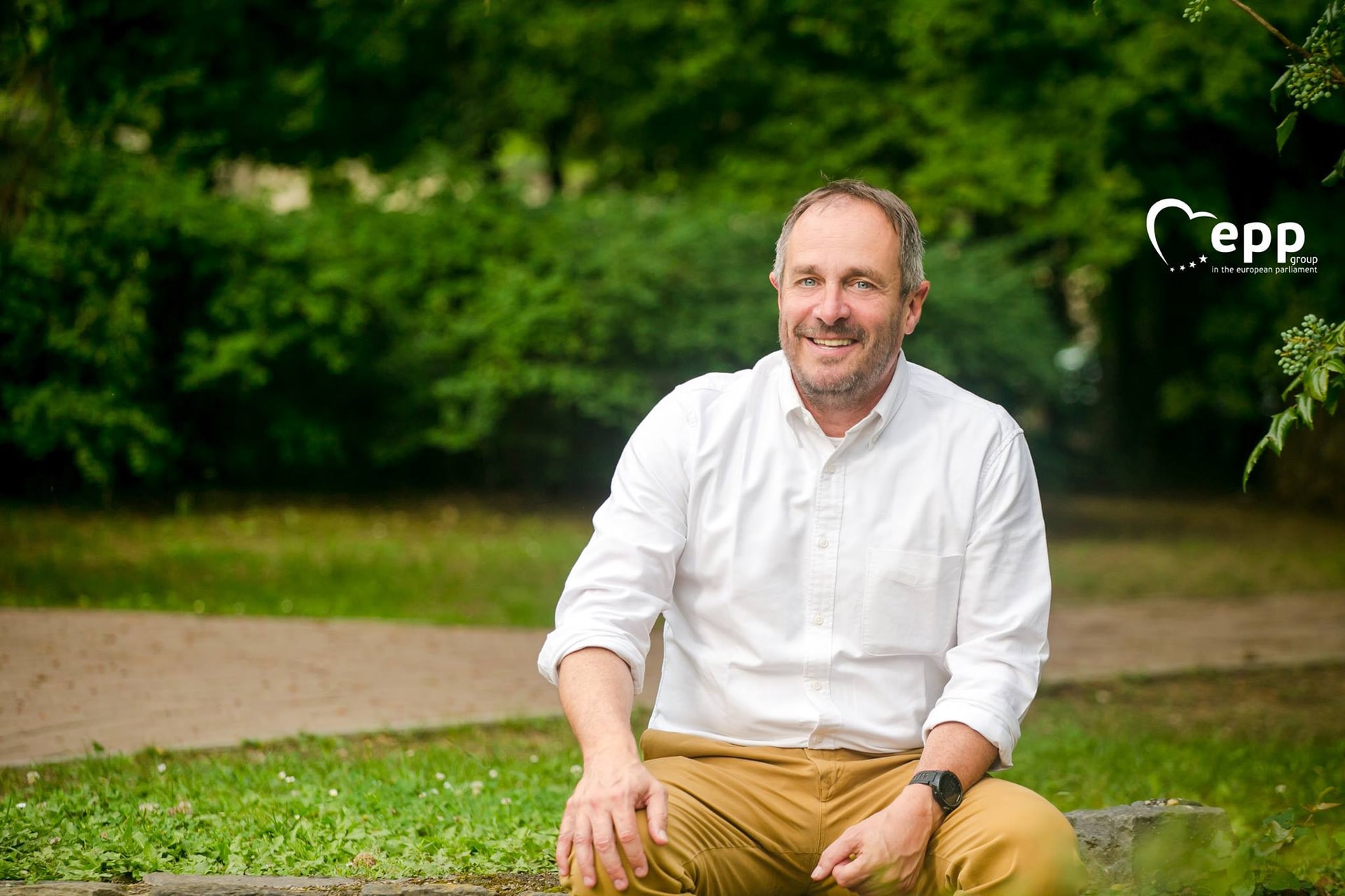 Hölvényi: A szélsőséges szekularizmus áldozatokat követel