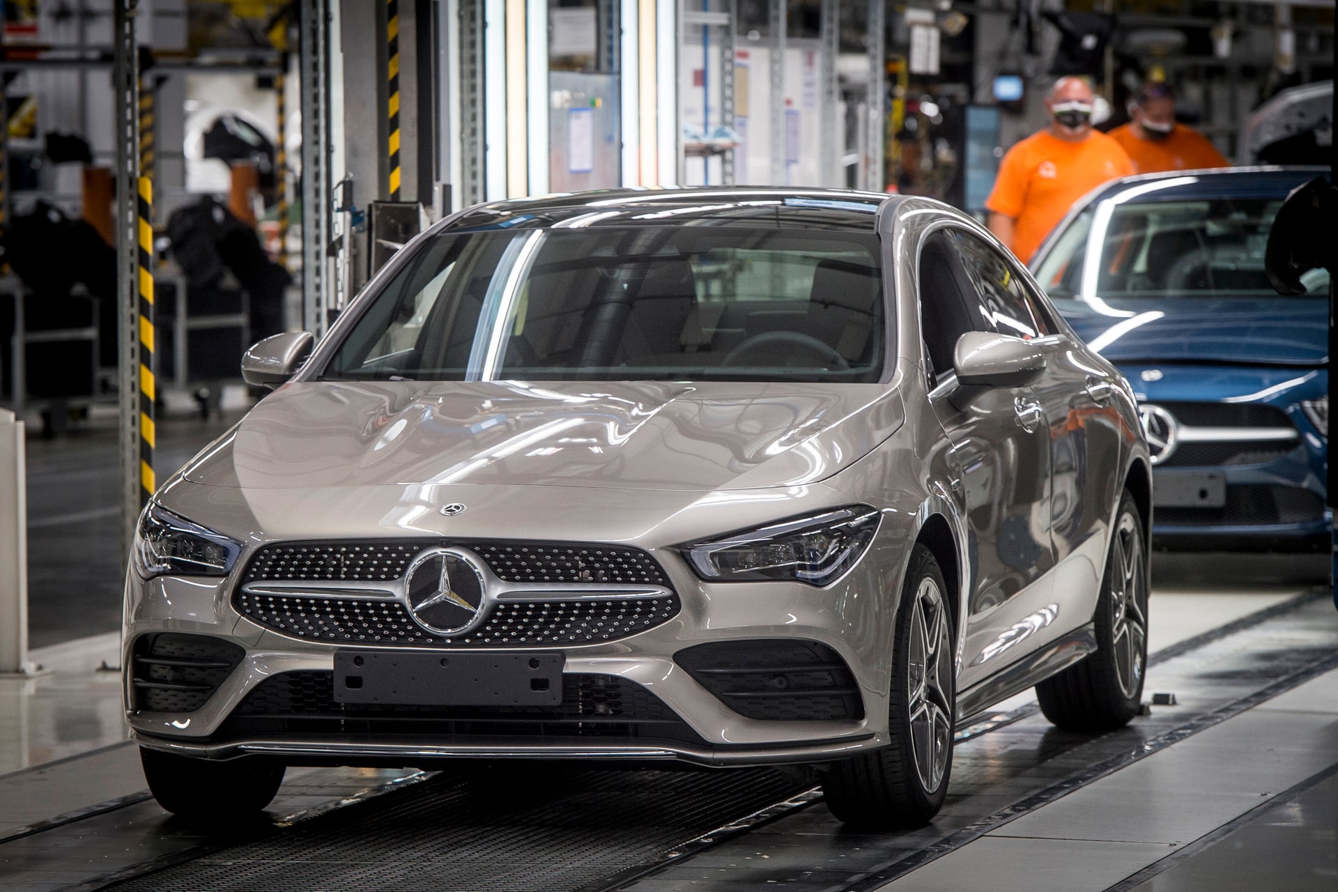 A Mercedes bővíti modellportfólióját a zsugorodó magyarországi újautó-piacon