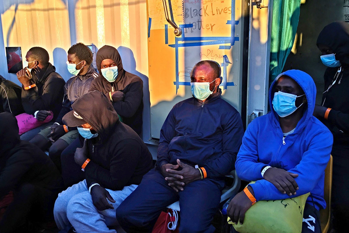 Lampedusa megtelt migránsokkal
