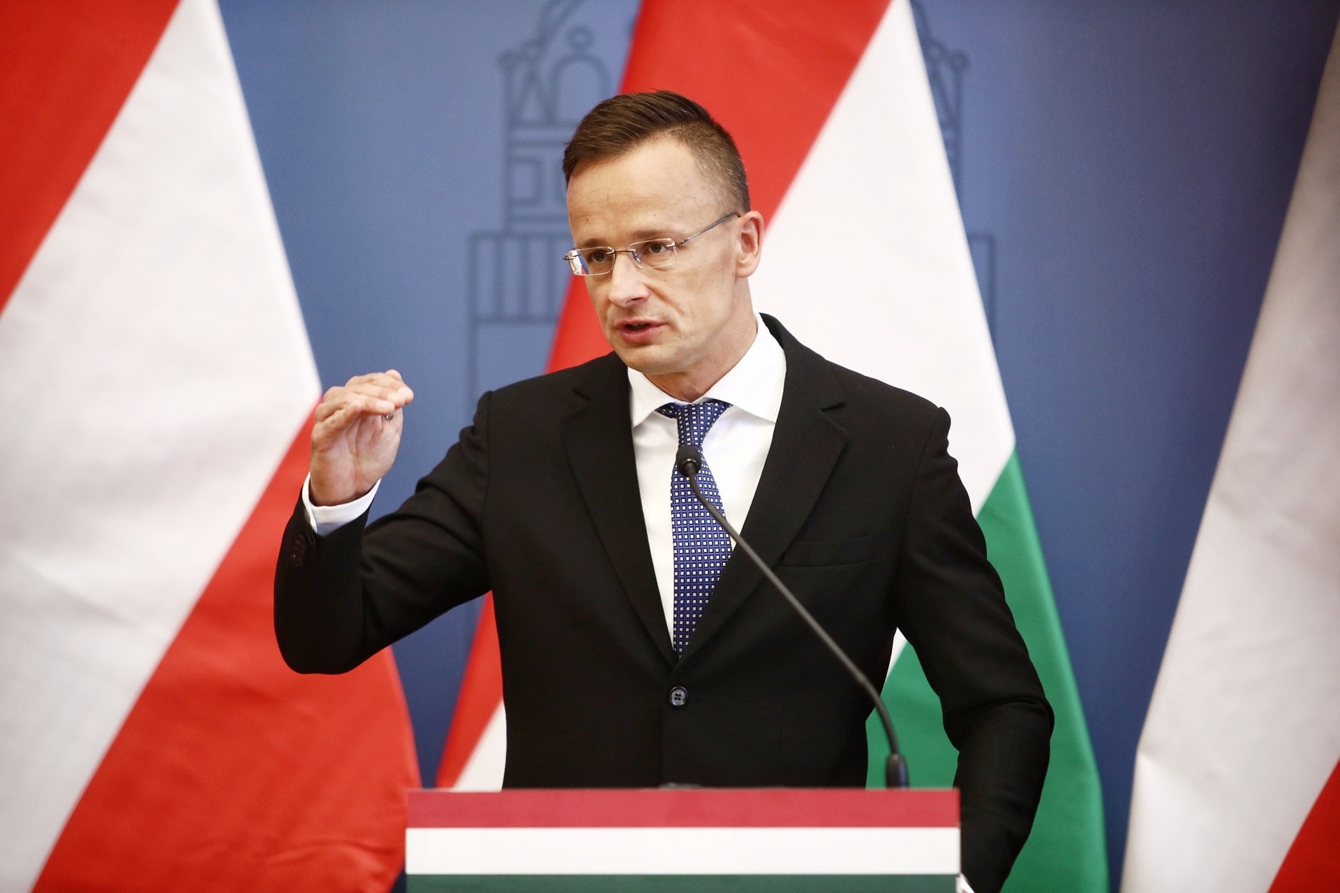 Szijjártó: Magyarország és Lengyelország kitart egymás mellett