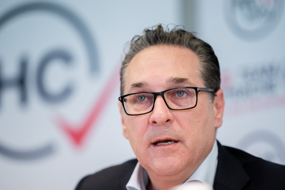 Letartóztatták a Strache bukásához vezető Ibiza-botrány feltételezett irányítóját