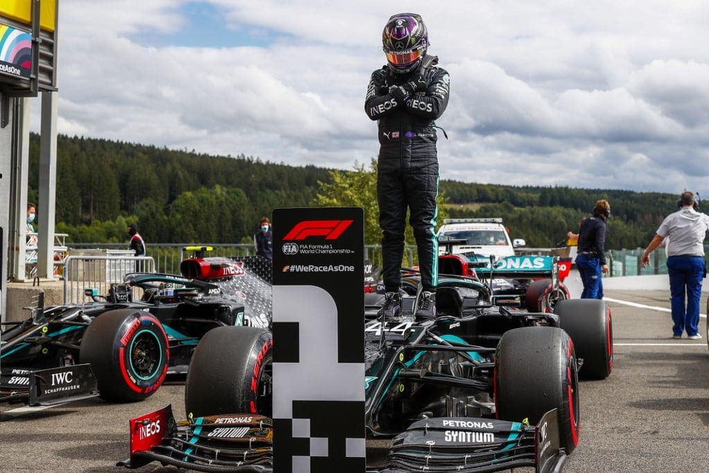 Lewis Hamilton indulhat az élről Spában