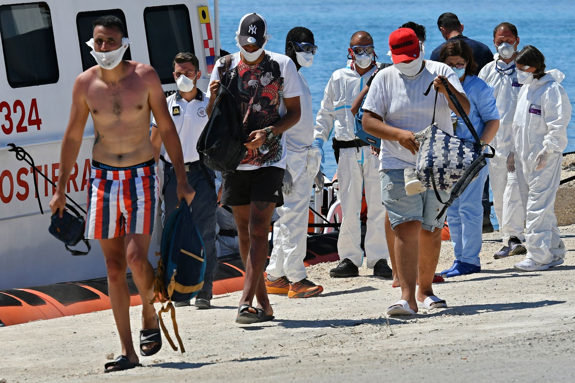 Lampedusán tüntettek a migráció ellen