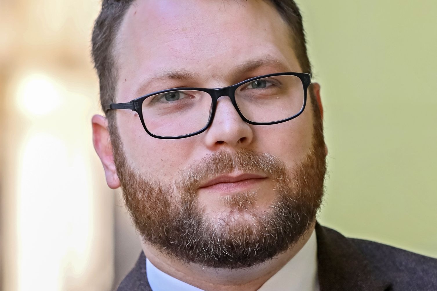 Egy havi bért elvett az ellenzék