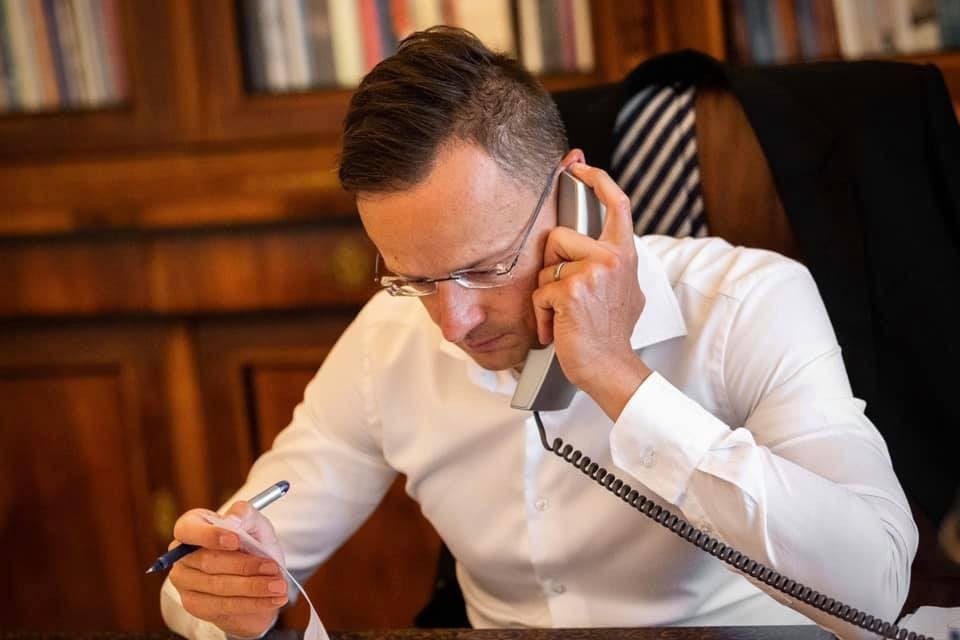 Szijjártó Péter a szigorított határátlépésről egyeztetett