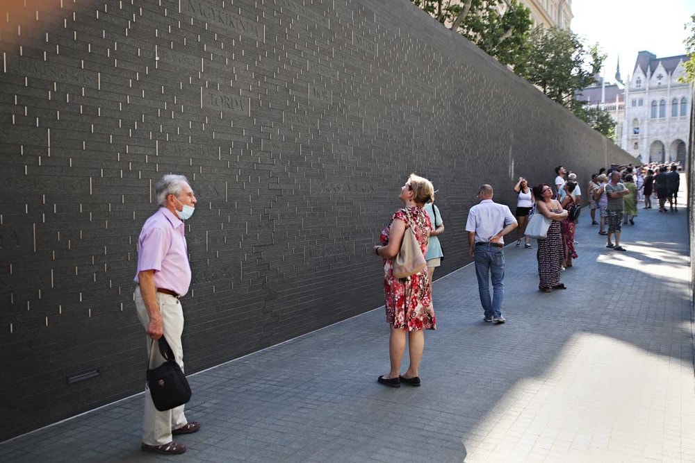 Videón a Kossuth téri Összetartozás emlékhely
