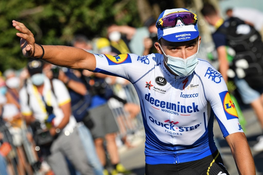 Elveszítette a sárga trikót a francia Julian Alaphilippe