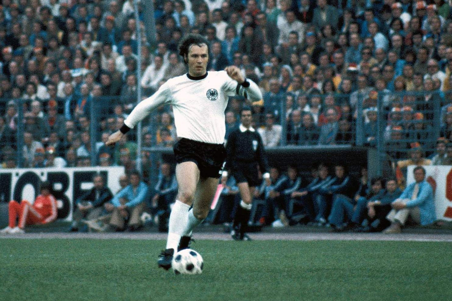 Visszavonultatta Beckenbauer mezszámát a Bayern München