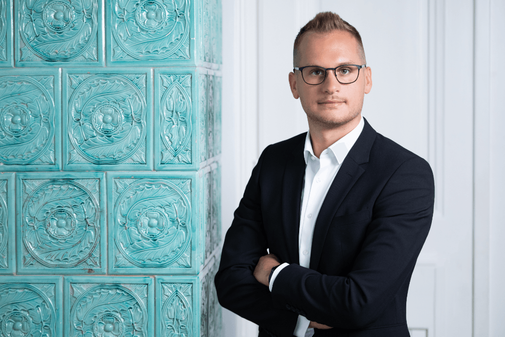 XXI. Század: Nyílt politikai zsarolás a jogállamisági jelentés