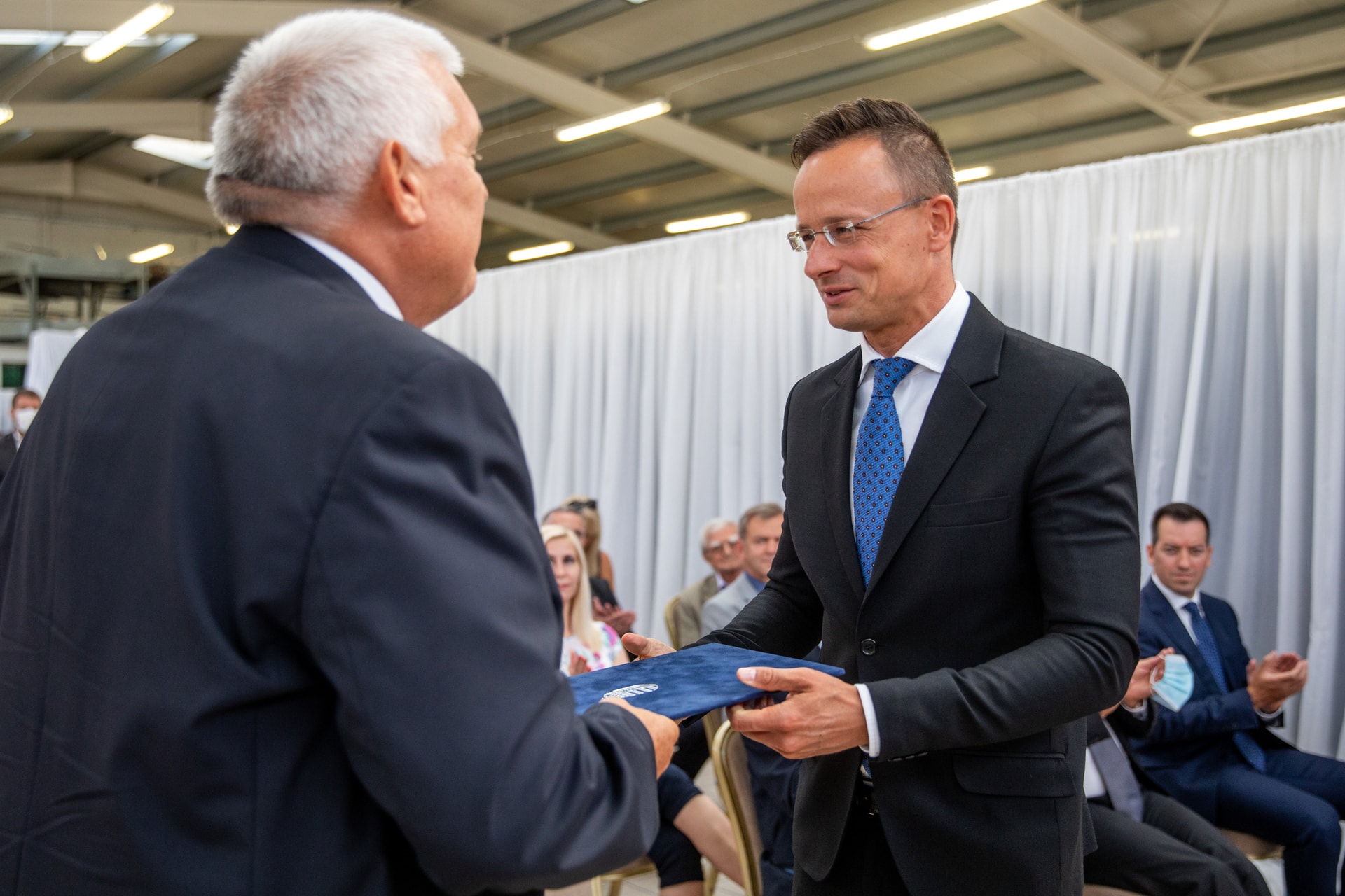 A gazdaságot is védik a rendkívüli intézkedések
