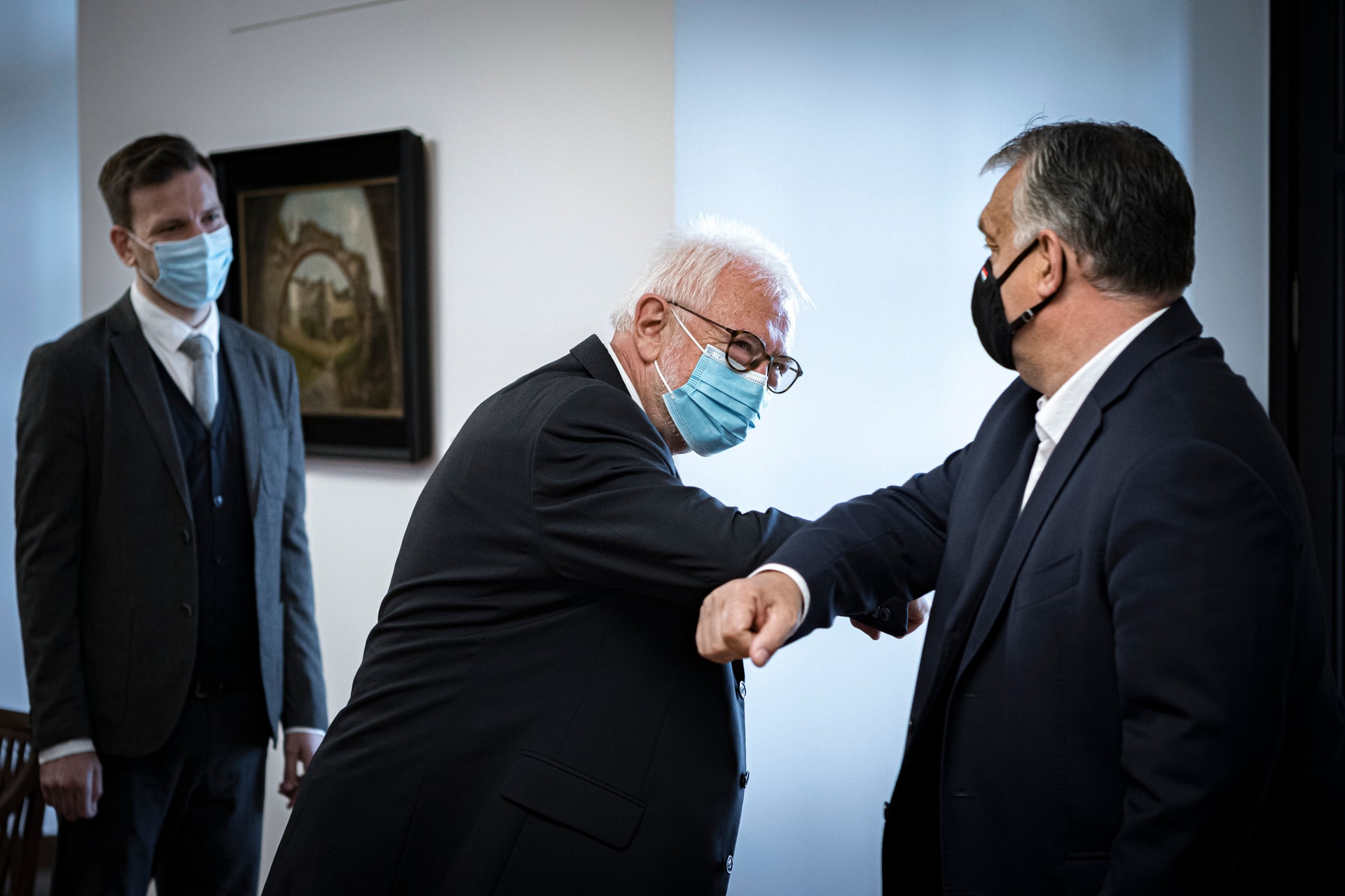 Soha nem látott mértékű béremelést kapnak az orvosok