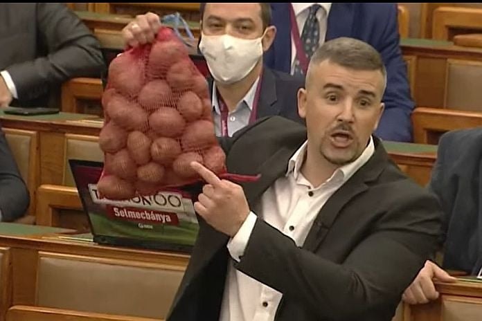 Jakab Péter is felvette a CSOK-ot
