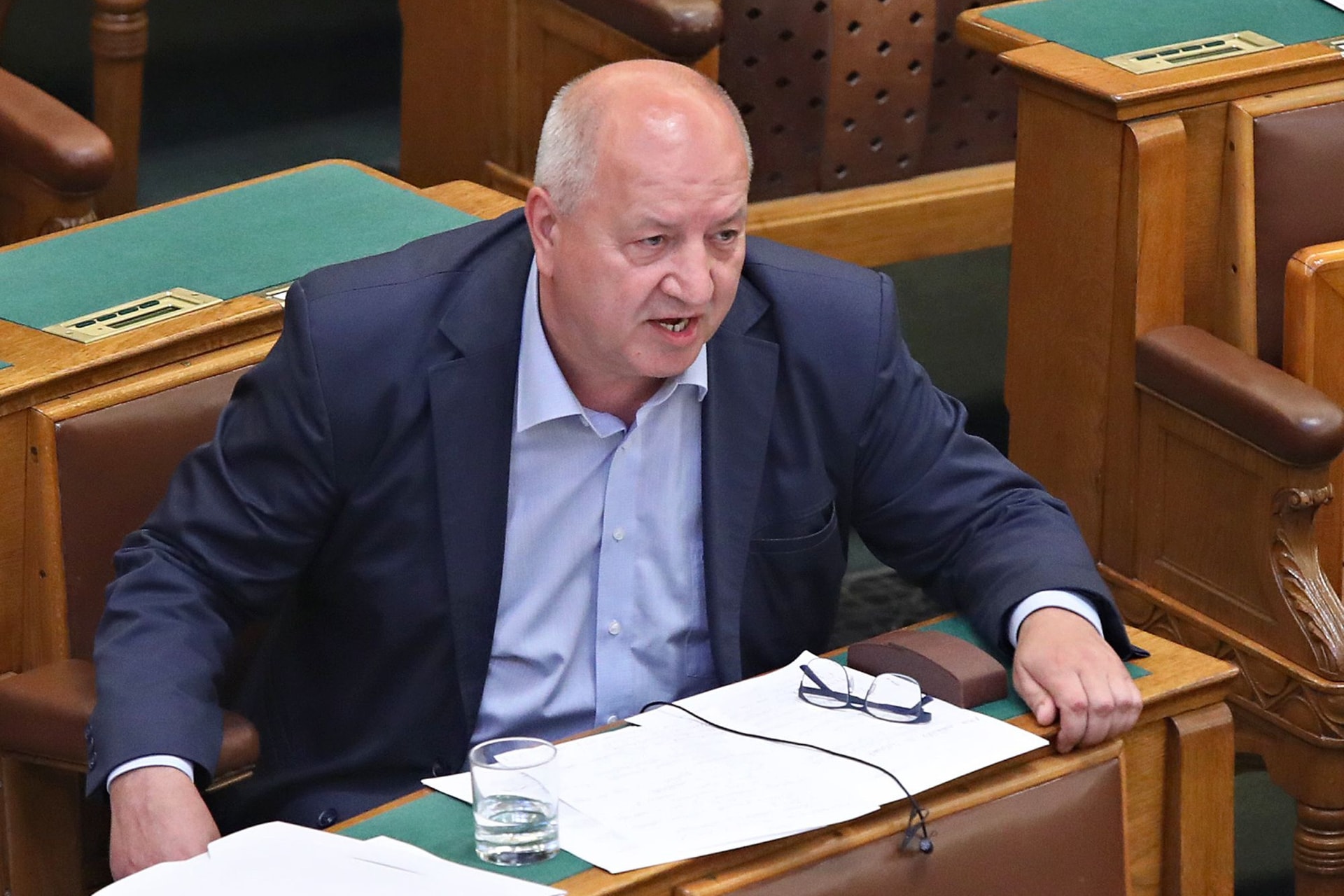 A kamuvideós Korózs Lajos tévedhetetlen erkölcsi iránytűjét méltatta az MSZP