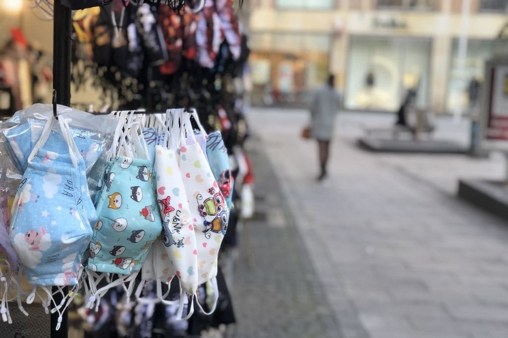 Továbbra sem ereszti Európát a koronavírus-járvány