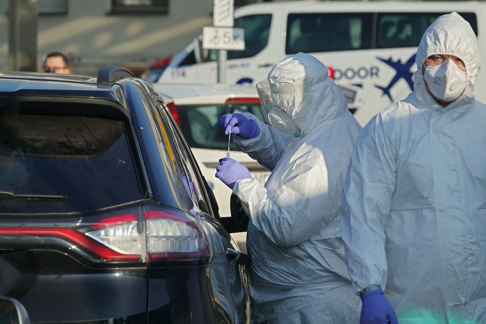 Újabb 3334 magyar állampolgárnál mutatták ki a koronavírust