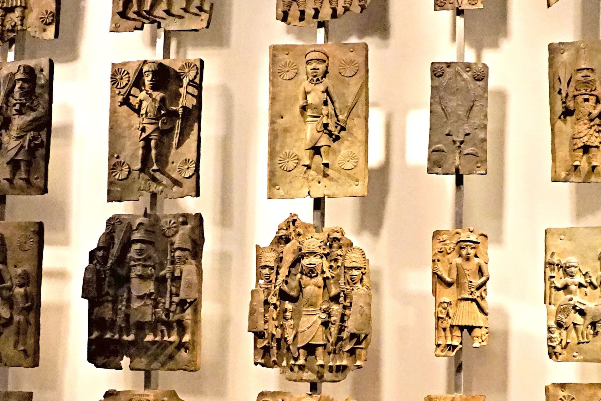 Megrabolt kultúrák vagy egyetemes értékmegőrzés?