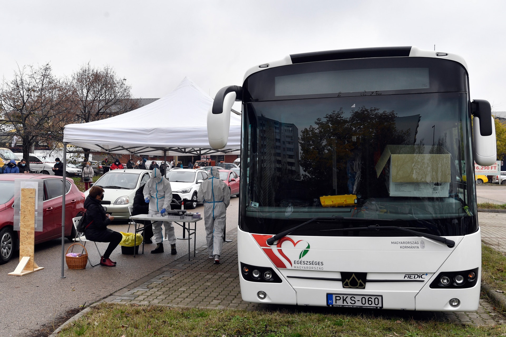Szűrőbuszok is közreműködnek a tesztelésben
