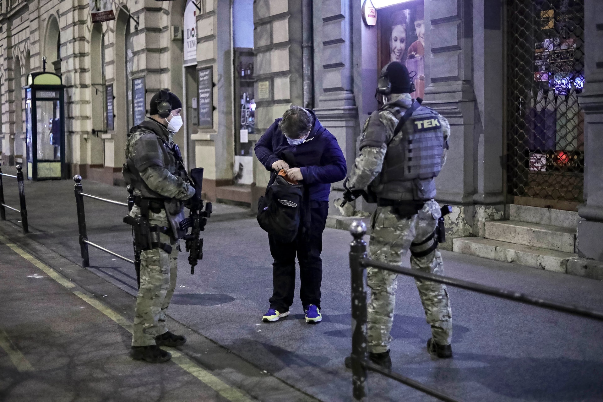 Szentestére felfüggeszti a kijárási tilalmat a kormány