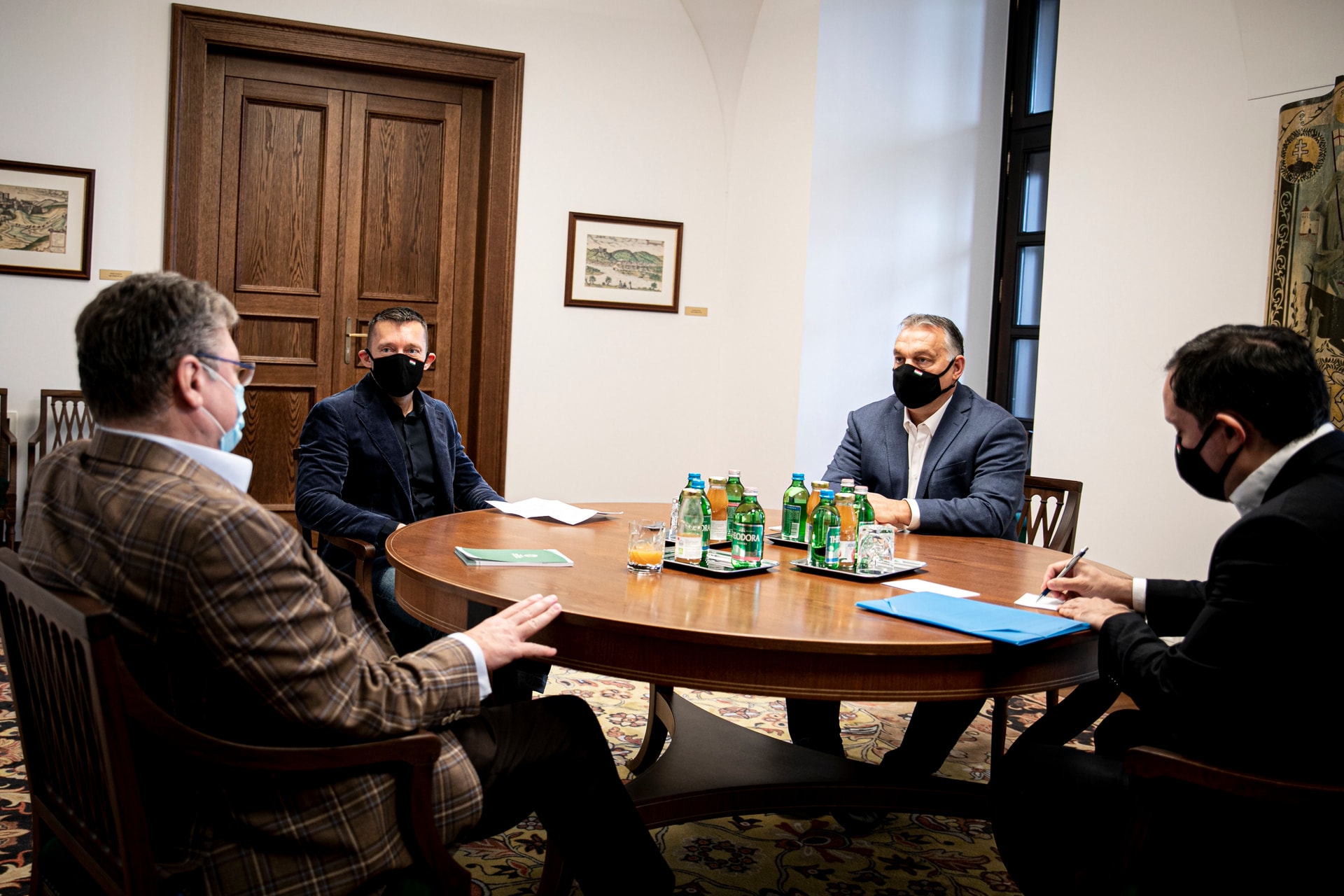 Orbán Viktor a gazdasági kamara elnökével tárgyalt