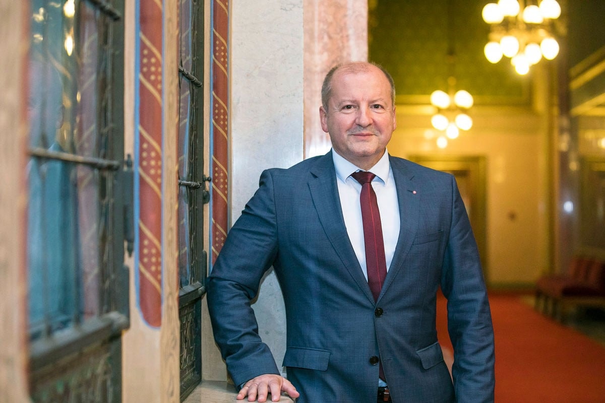 Simicskó: Ne feledjük, a szeretet figyelmes is
