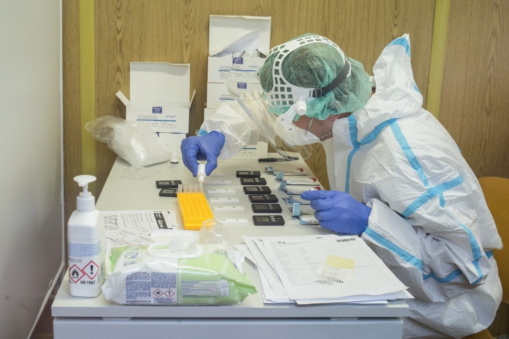 Csehországban tovább romlott a járványhelyzet