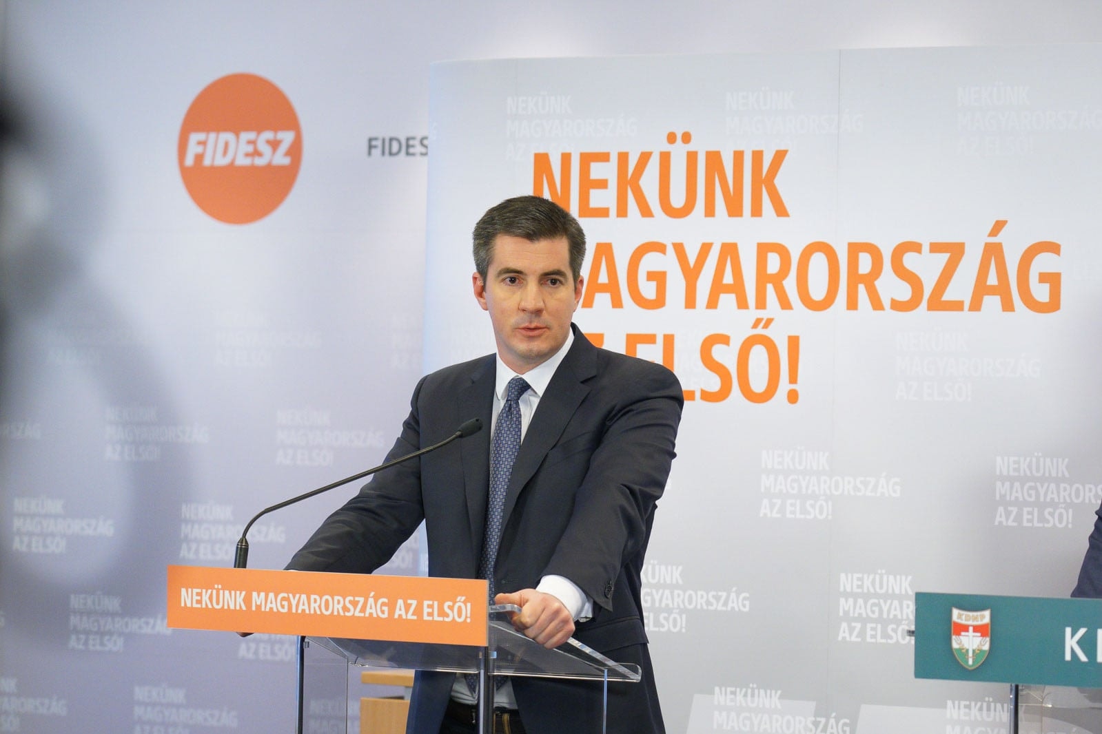 Kocsis Máté: Téged lebeszélnek, de magukat beoltják