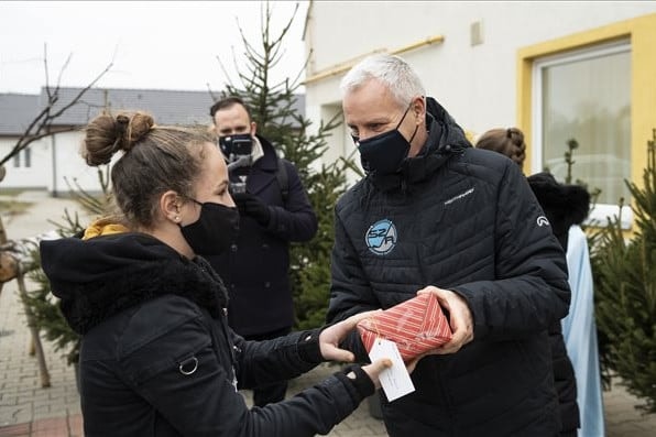 Személyre szóló ajándékokat kaptak a gyermekotthon lakói