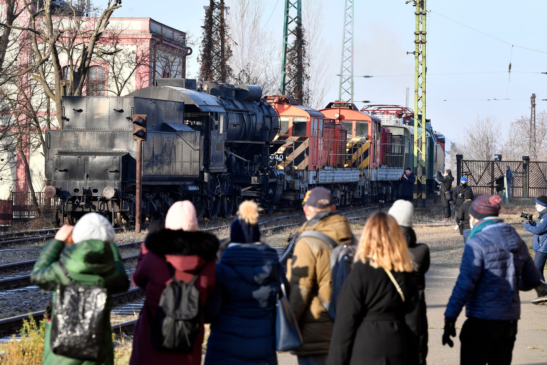 Megérkezett az első öt különleges vasúti jármű a Közlekedési Múzeum leendő helyszínére