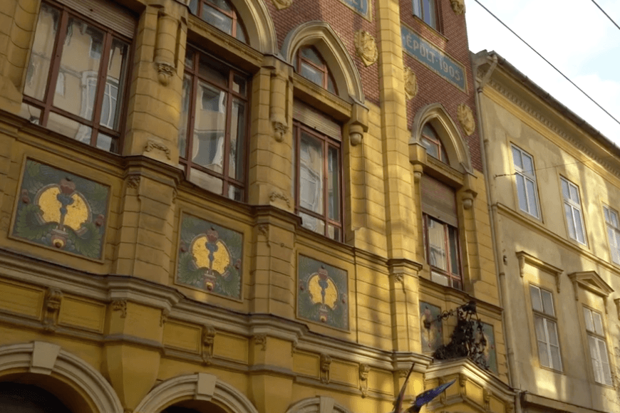 „Arcpirító, ahogy a baloldal a kultúrát rombolja”