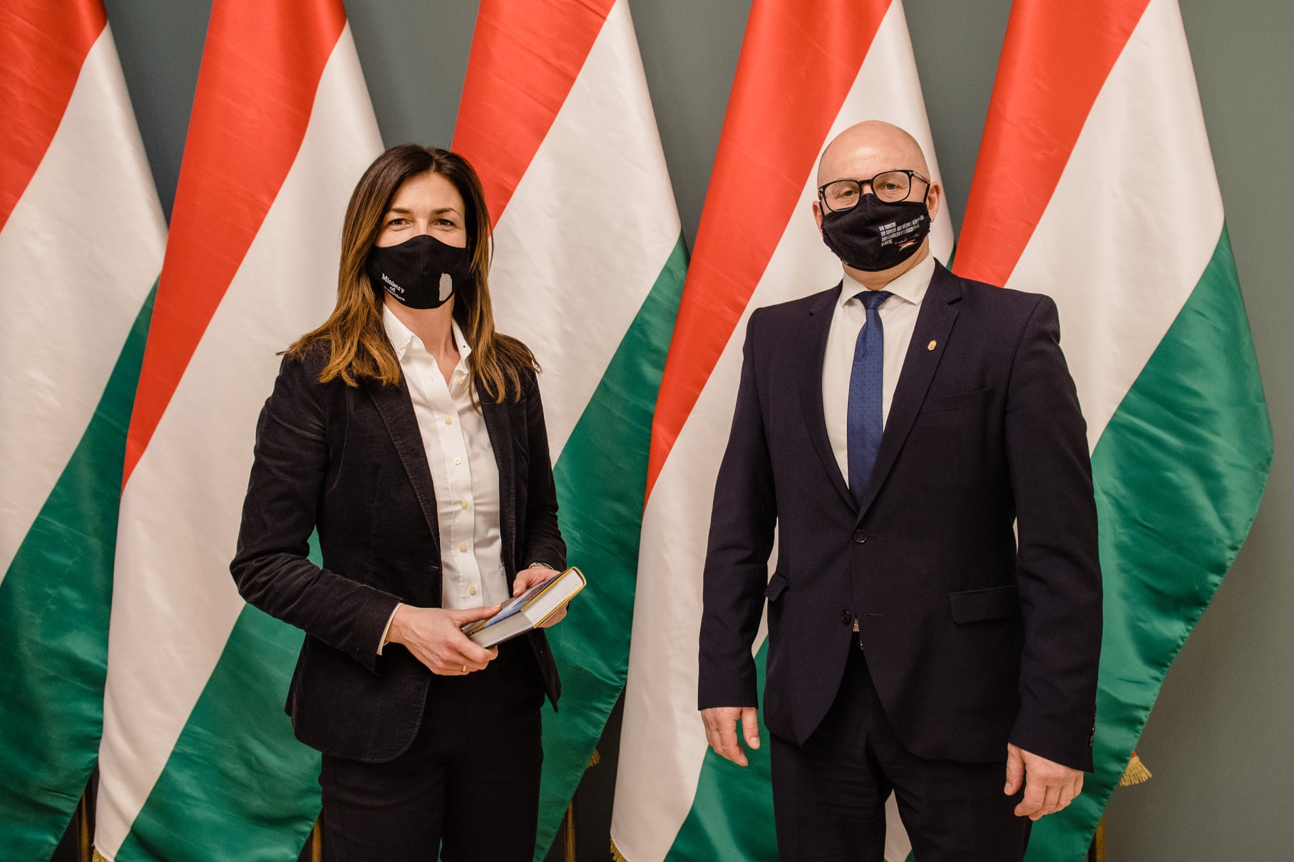Varga Judit: A tisztességes versenyt és a fogyasztók jogait is sérti a techóriások magatartása