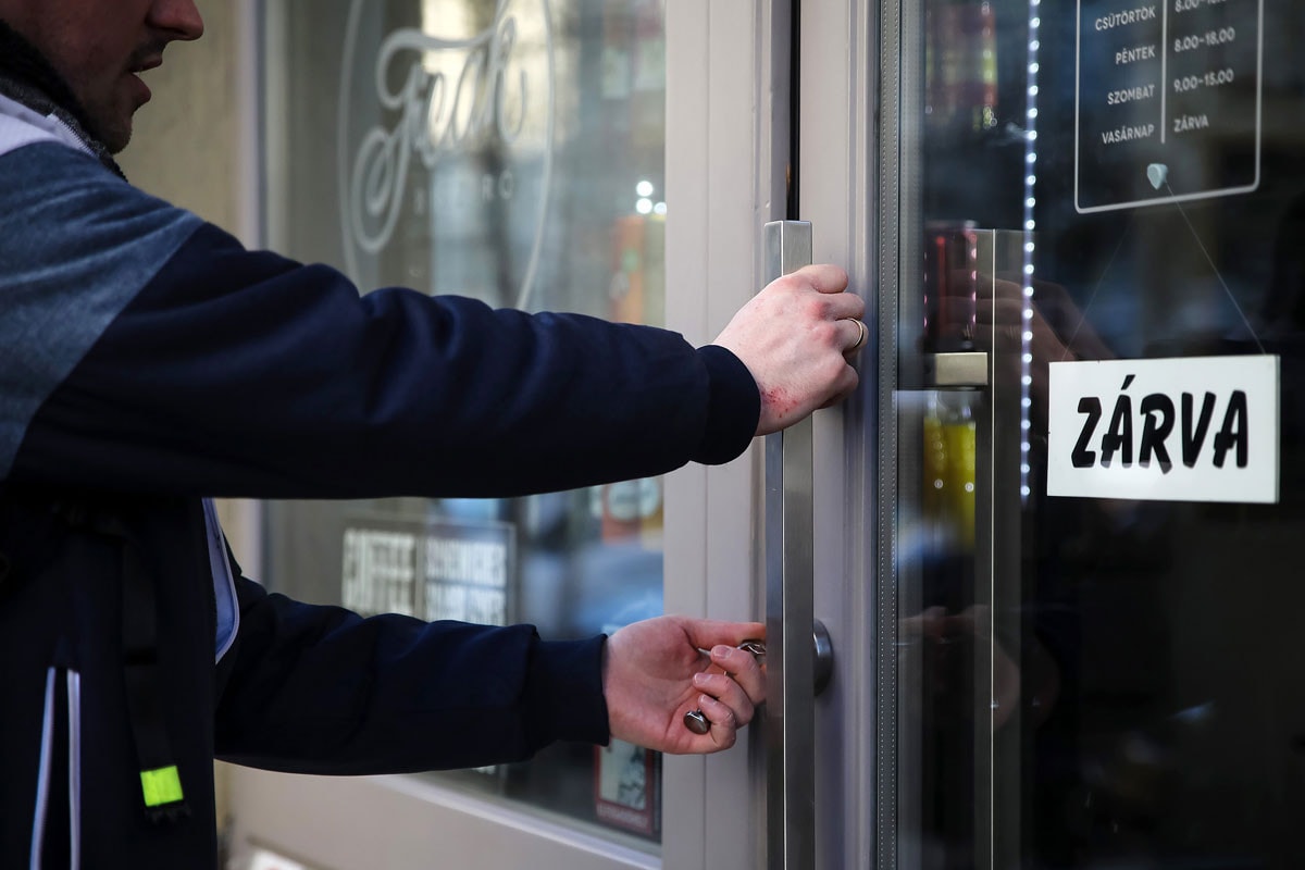 Taxisblokád retró: civilek  mögé bújna a baloldal
