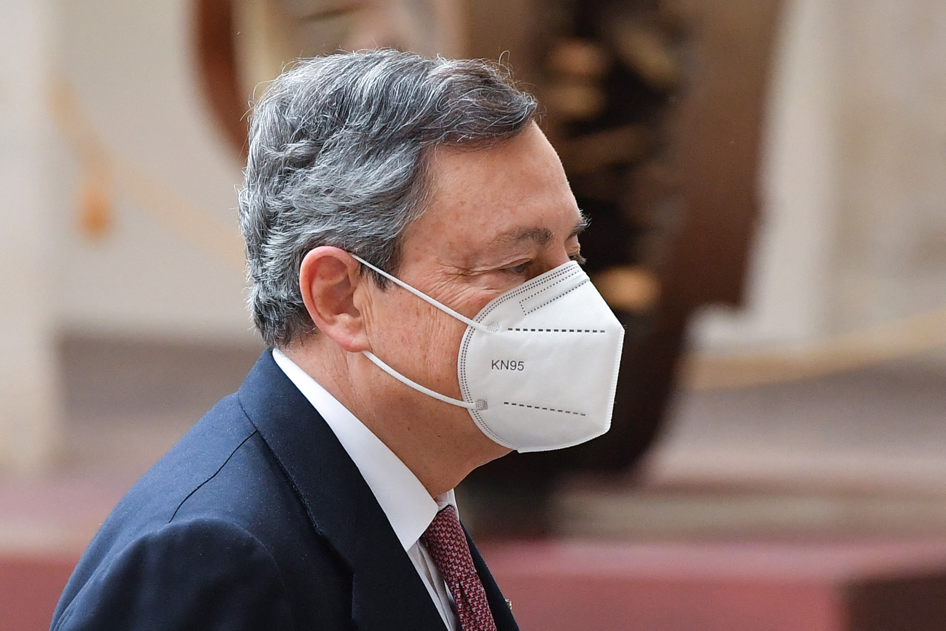 Mario Draghi kormánya a jobboldalt erősíti a felmérések szerint