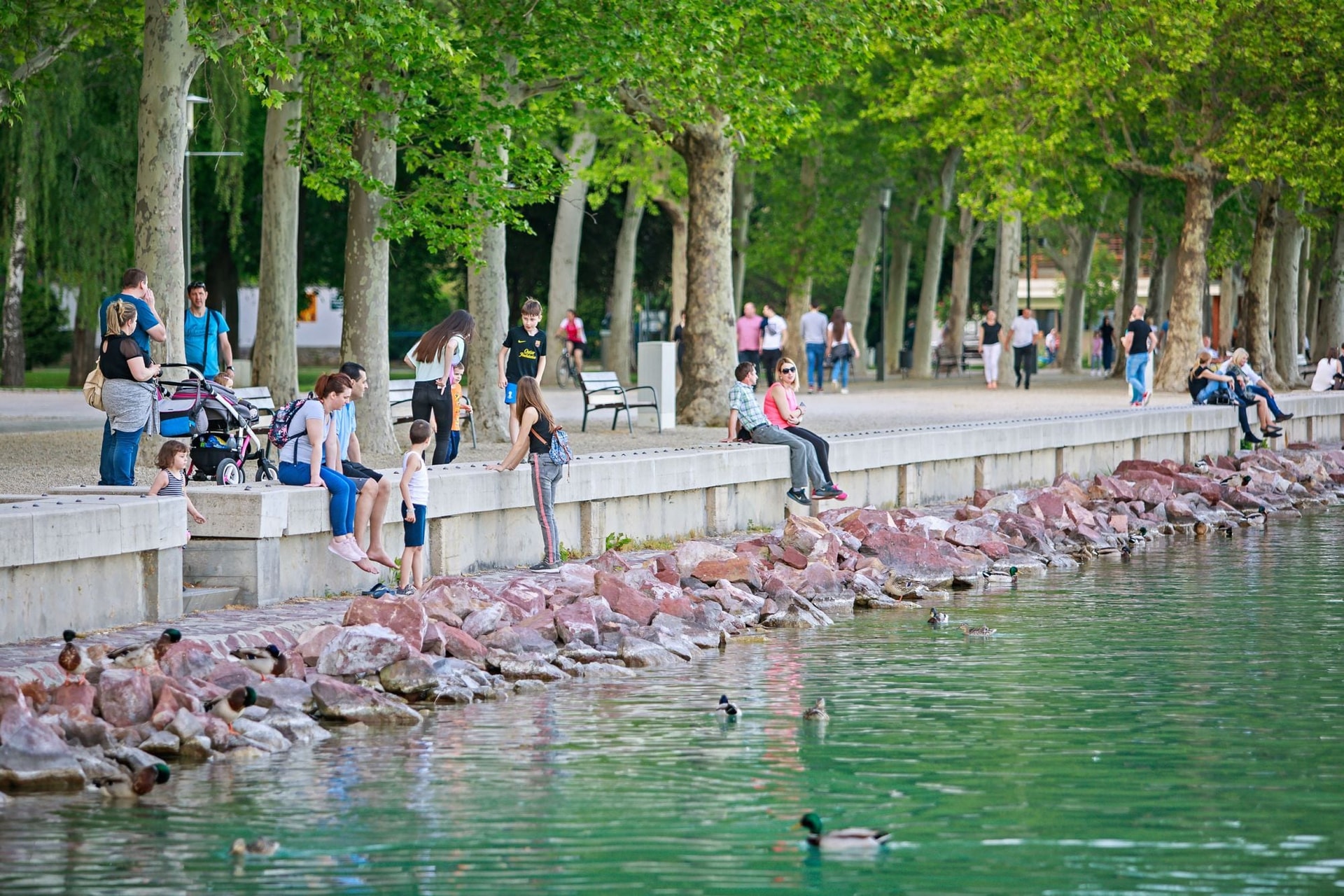 Országosan és a Balatonnál is erős forgalmat és bevételt hozott a hétvége