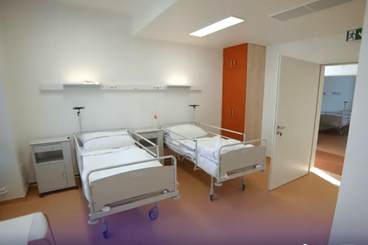 Átadták a tulipános osztályt a Semmelweis Szülészeti és Nőgyógyászati Klinikáján