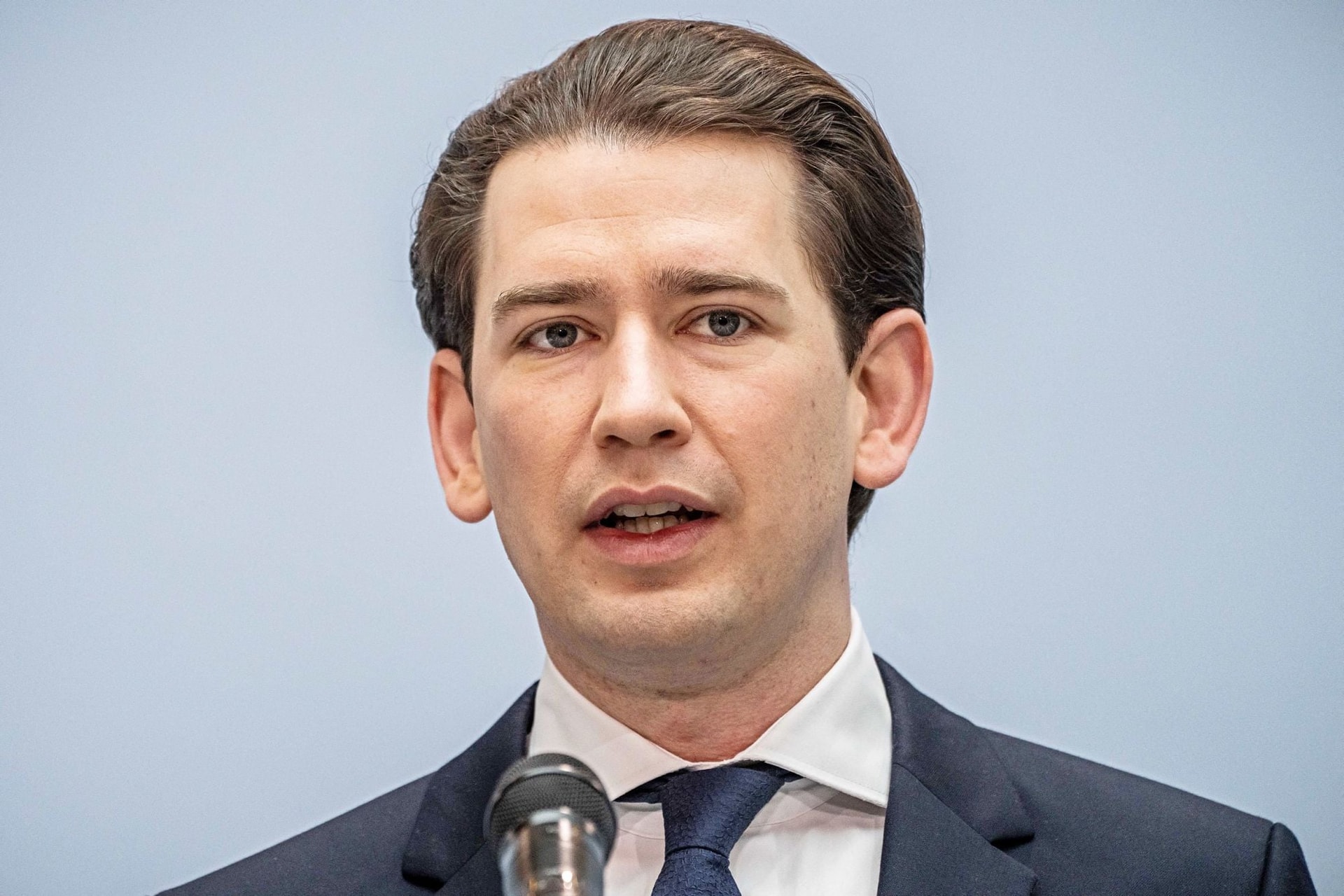 Kurz tagadta, hogy köze volna az államügyészség által lefolytatott házkutatásokhoz