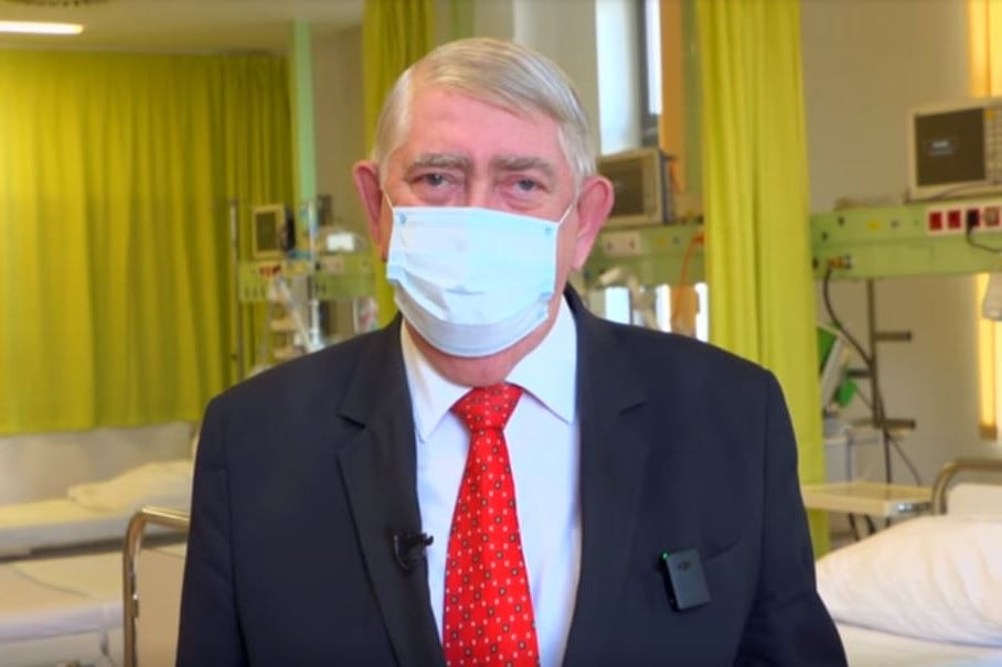 Kásler Miklós az Országos Onkológiai Intézet intenzív osztályán tett látogatást