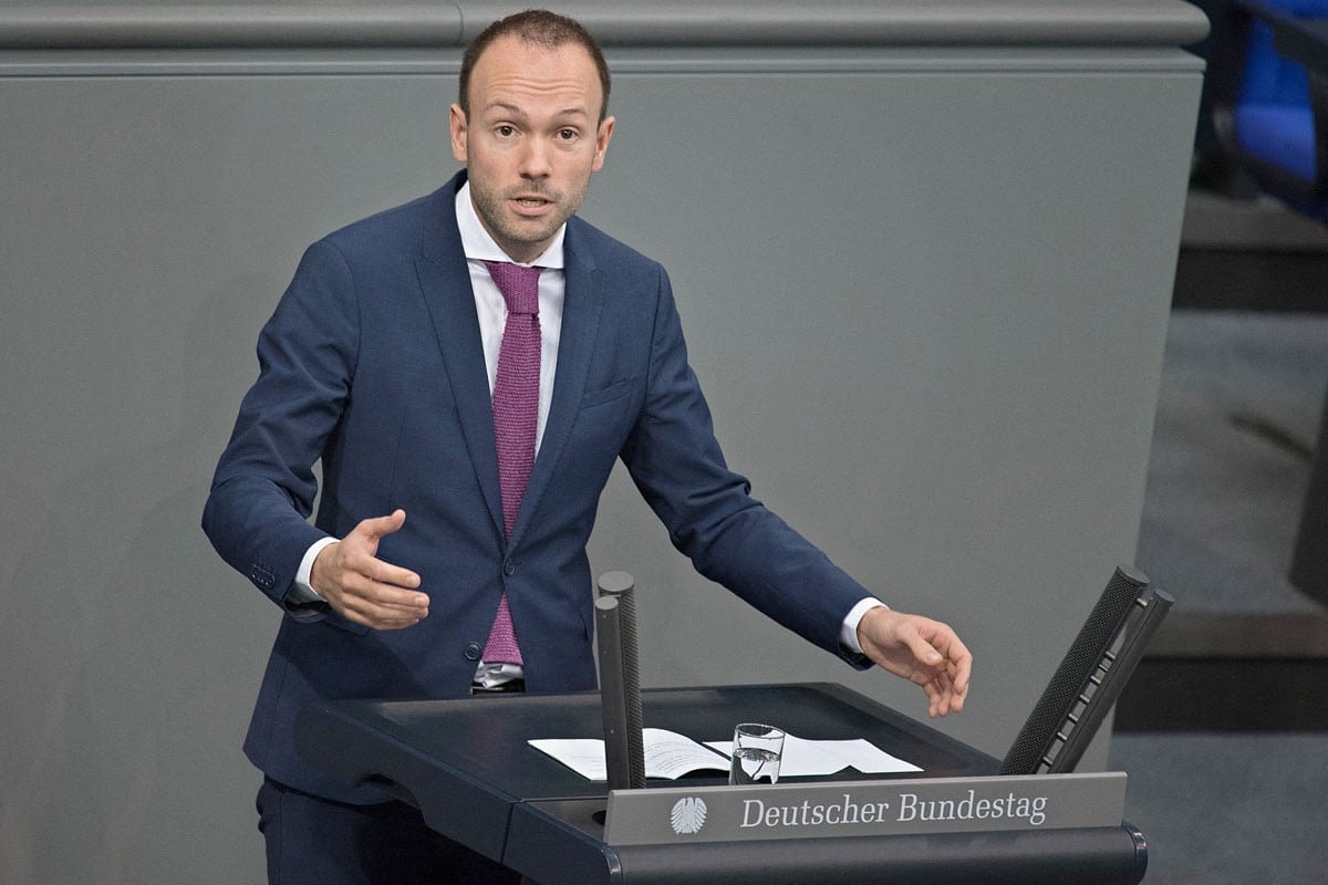 Gyanús maszkbeszerzés miatt áll a bál a CDU-ban