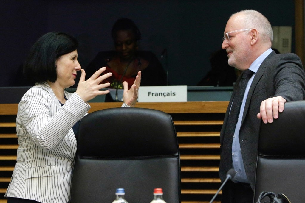 Jourová és Timmermans: európaiságból, szolidaritásból elégtelen