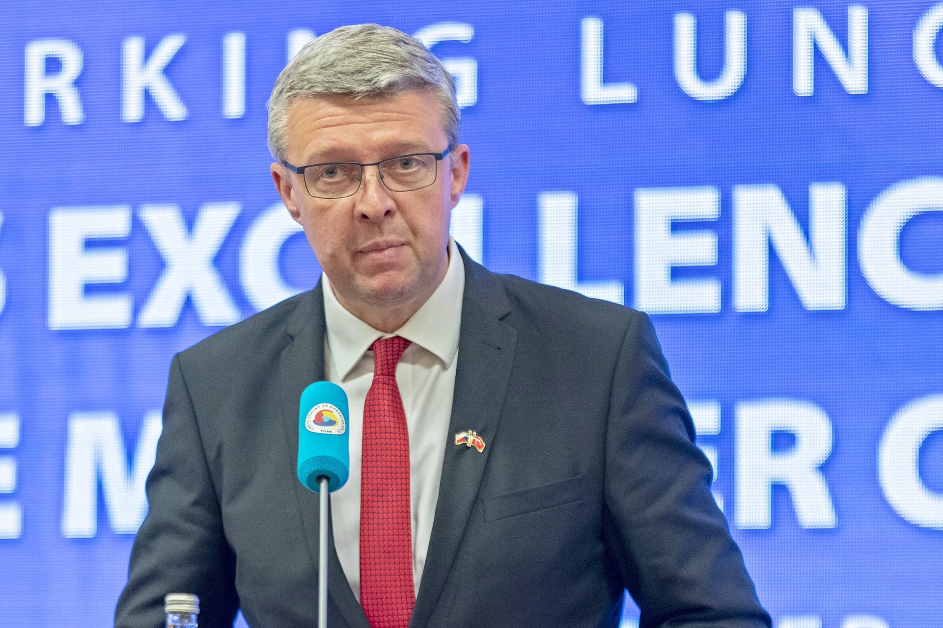 Prága és Kijev is kiutasított orosz diplomatákat, Moszkva válasza sem maradt el