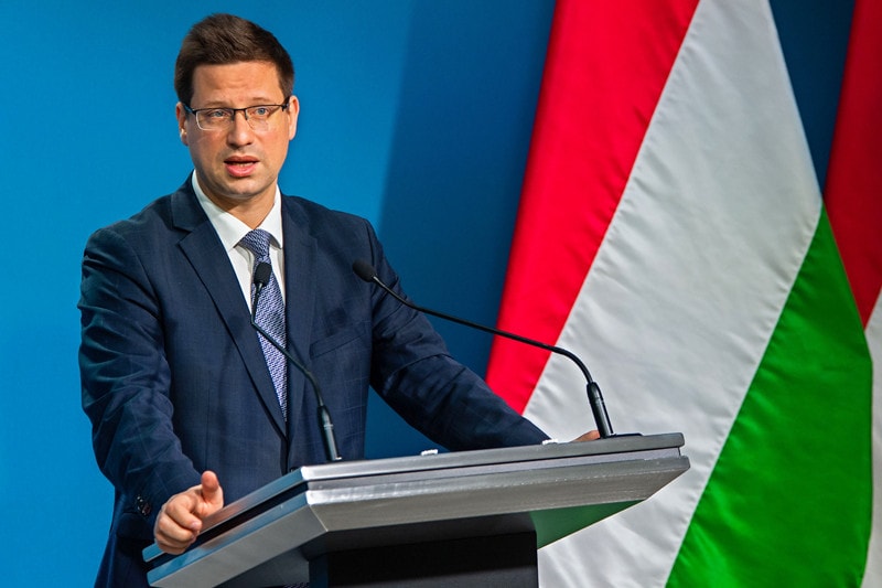 Gulyás: Az a cél, hogy minél többen oltassák be magukat