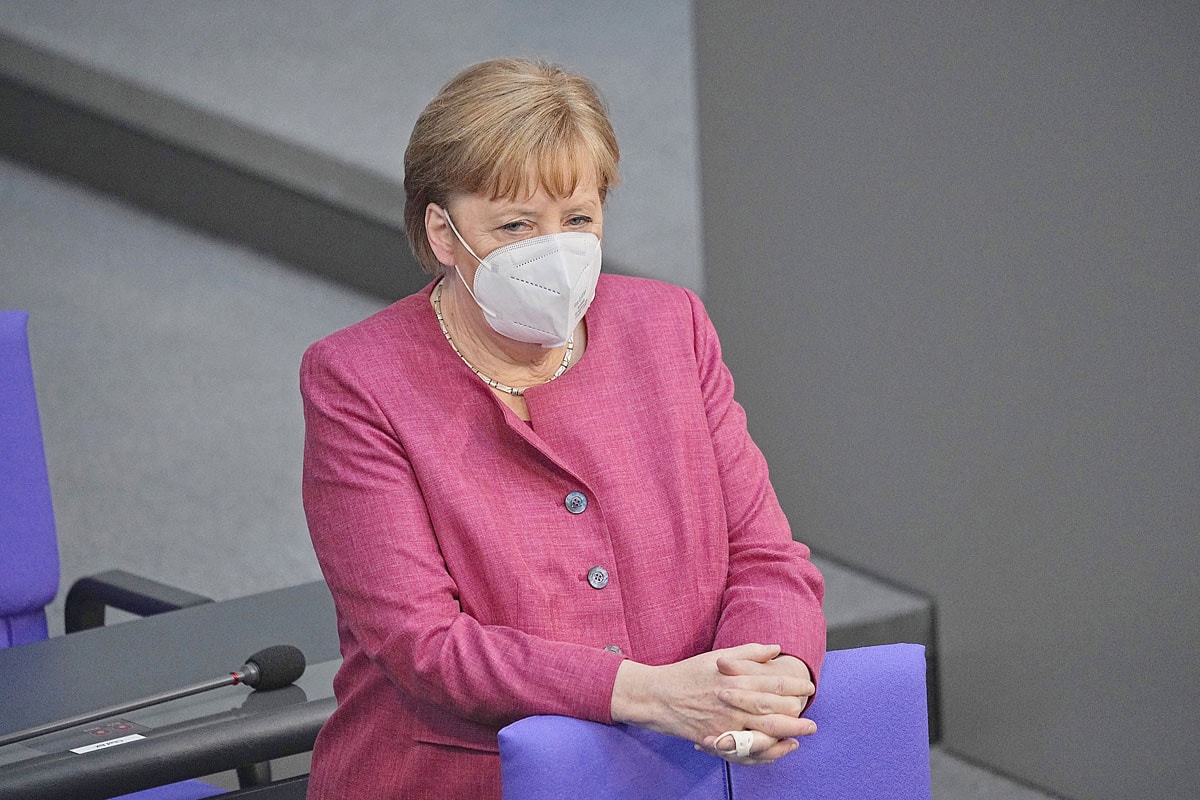Merkel: Nem szabad kioktatni Kelet-Európát