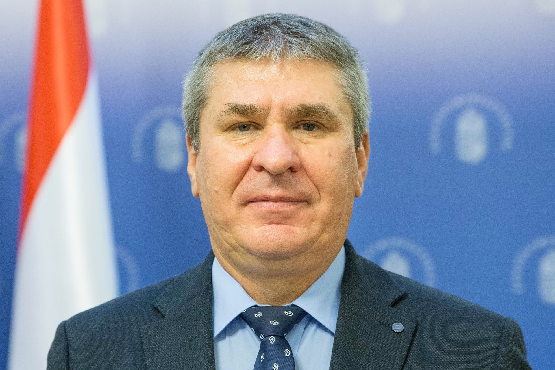 Adócsökkentéssel a minimálbér emeléséért