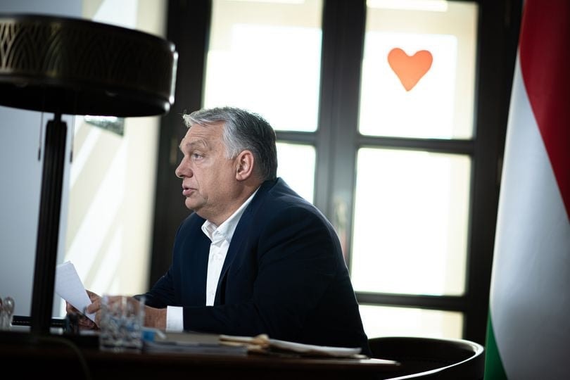 Orbán: Hanuka lángjai a reménységet és a csoda valóságát hirdetik