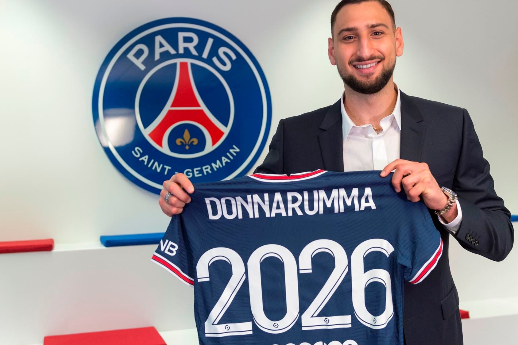 Donnarumma a Paris Saint-Germainhez igazolt